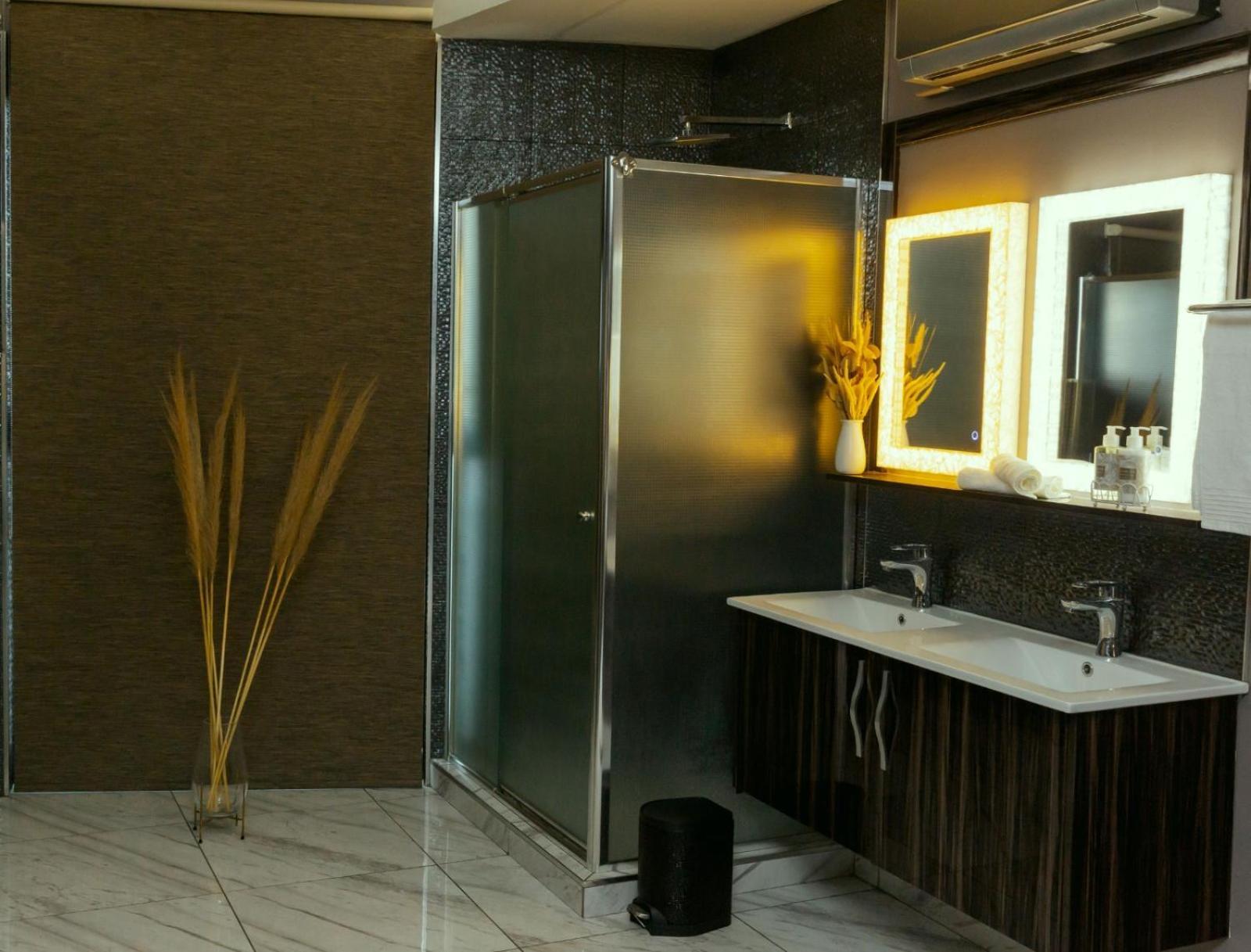 Monte La Vue Hotel Сэндтон Экстерьер фото